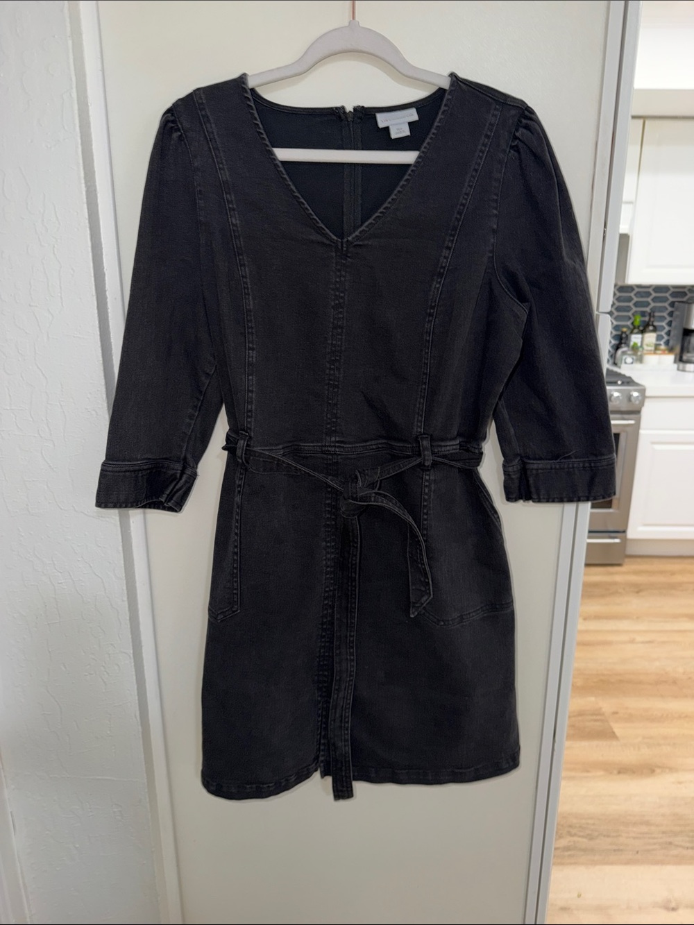 Liz Claiborne Black Denim V‑Neck Belted Midi Dress with Stretch | 16P